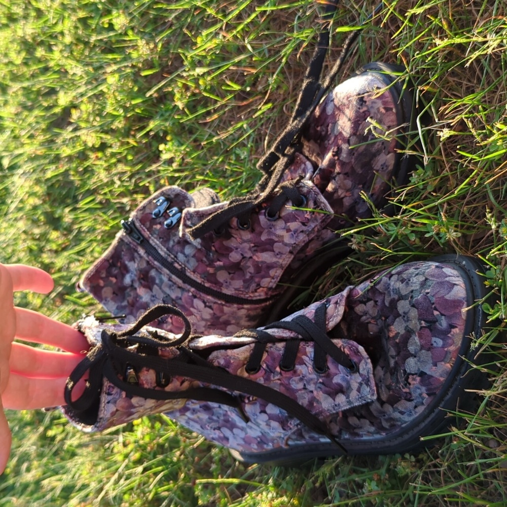 Candies Vintage floral boots